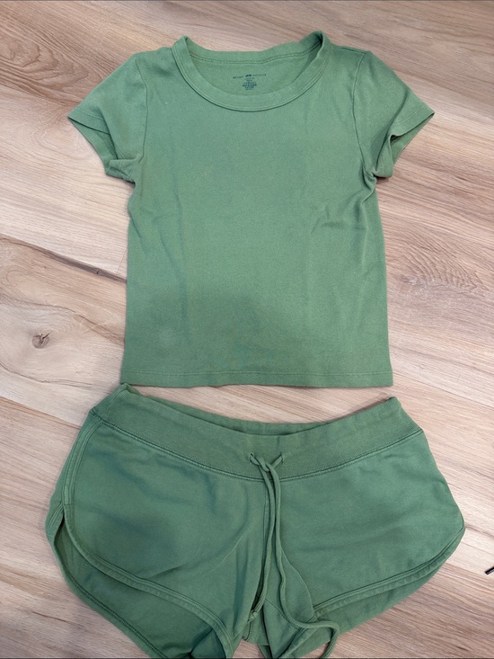 Brandy Melville Pants - Brandy Melville Green Cotton Tee & Shorts Set xs like new worn once